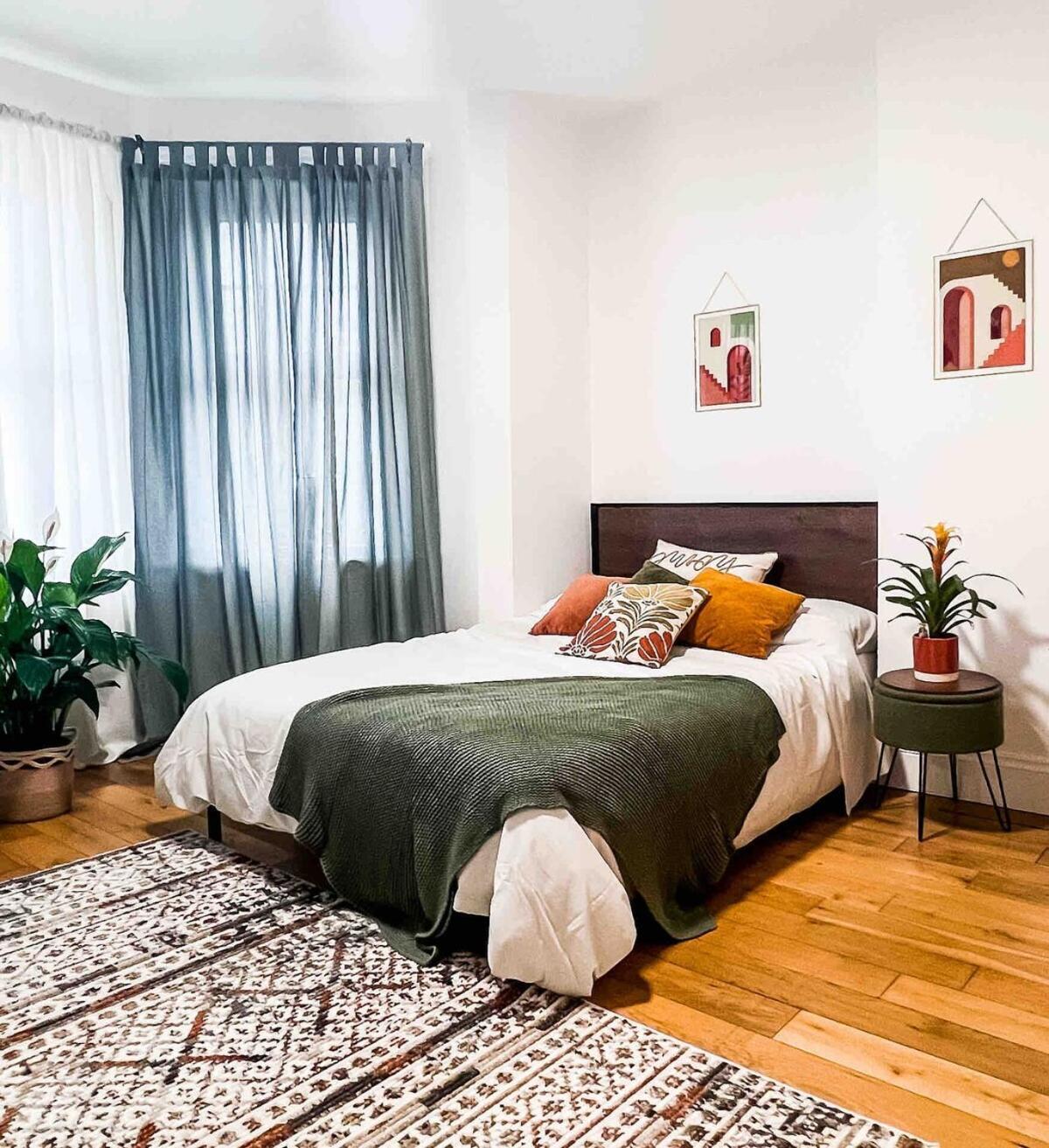 Zozy Happy Land Hotel Лондон Екстериор снимка